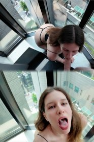 Being a Good Girlfriend by Giving a Morning Blowjob and Taking Oral Creampie